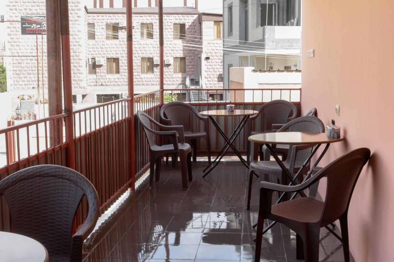 Styopa Hotel Yerevan Exterior photo
