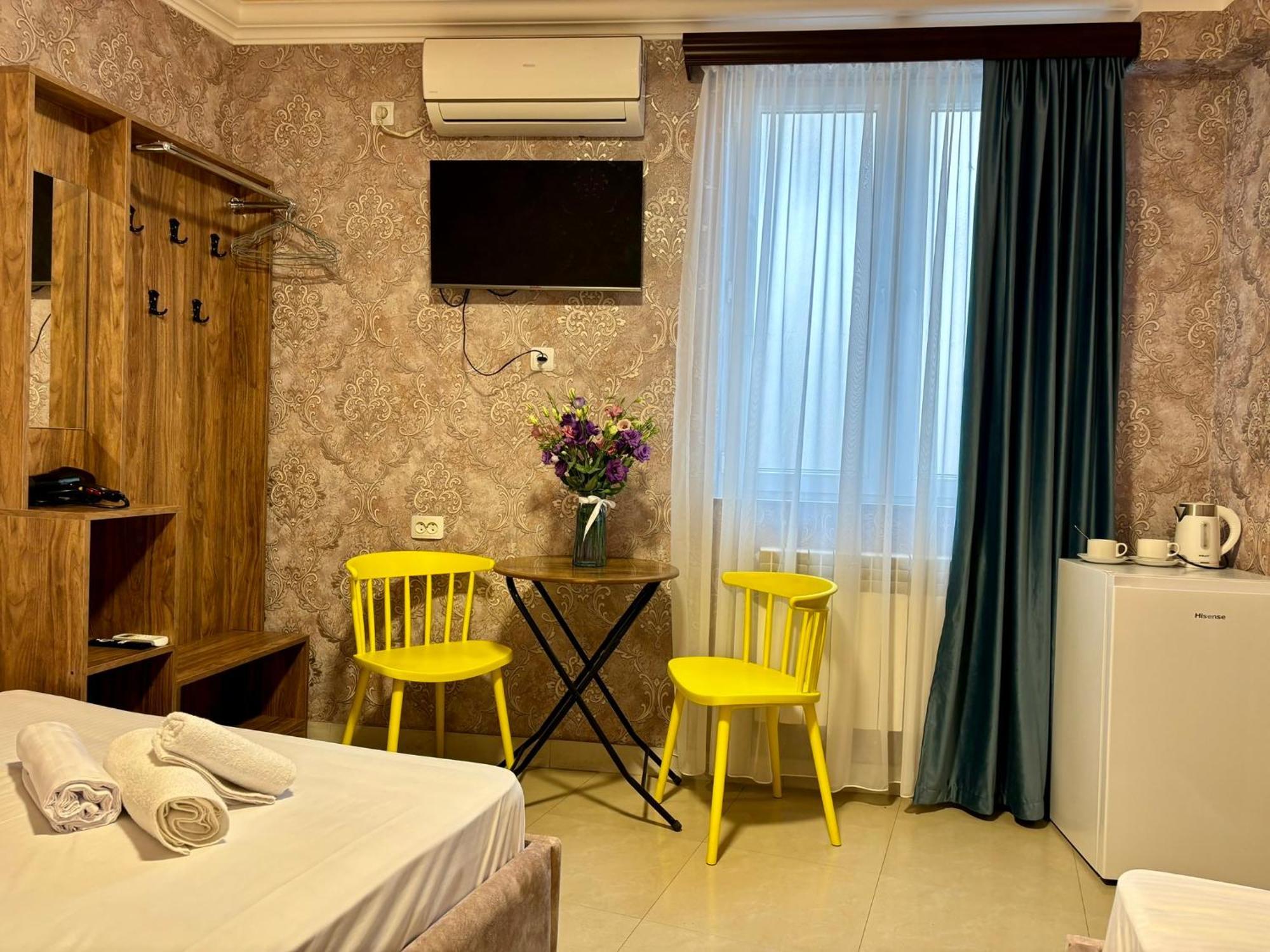 Styopa Hotel Yerevan Exterior photo