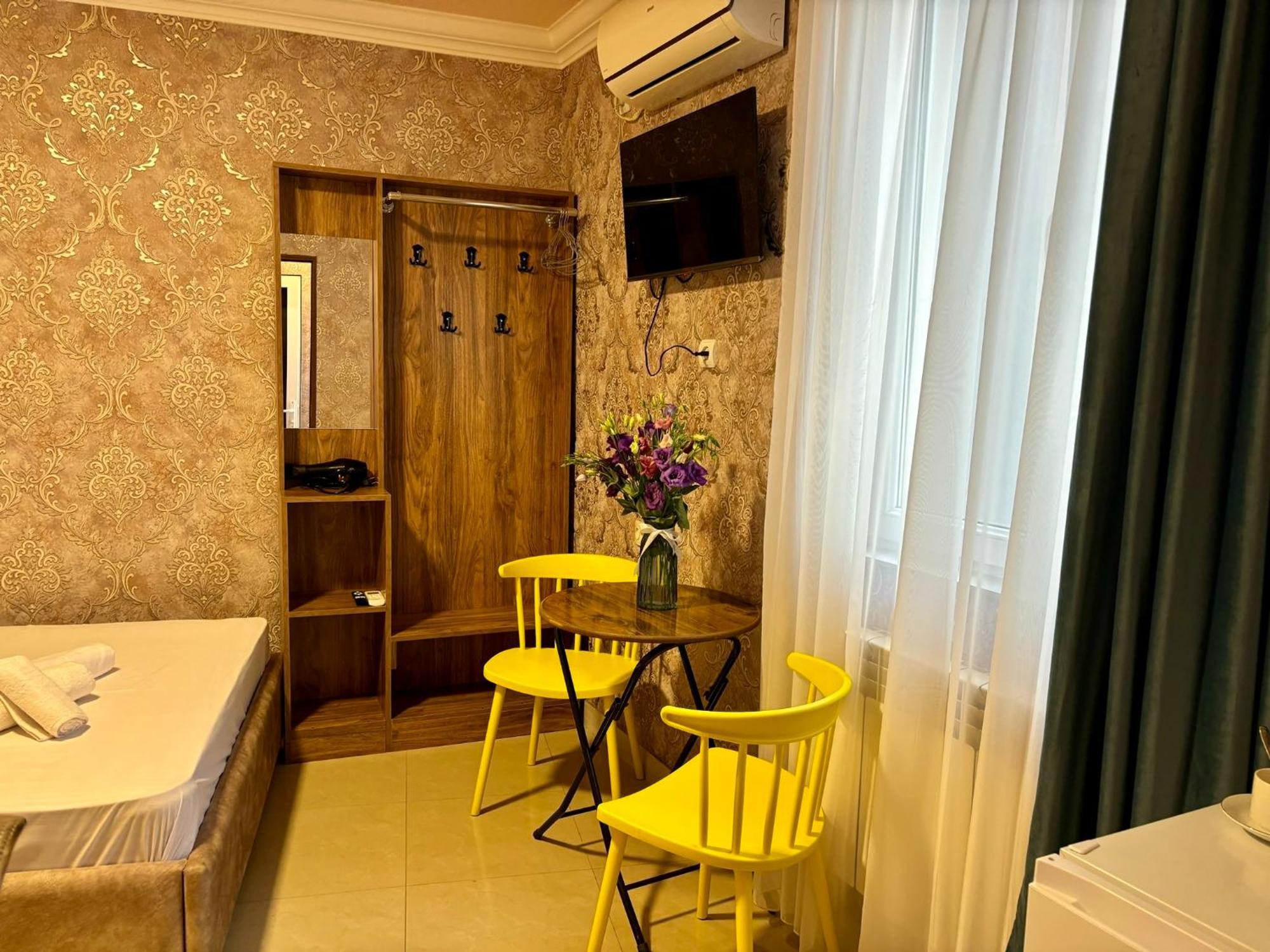 Styopa Hotel Yerevan Exterior photo