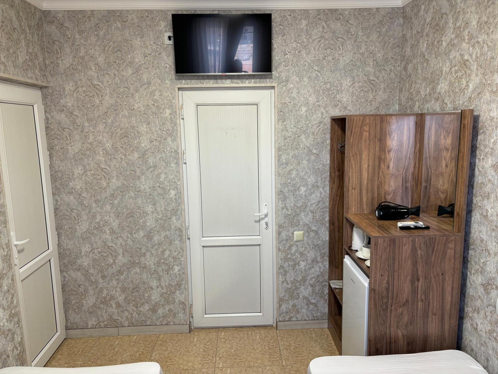 Styopa Hotel Yerevan Exterior photo