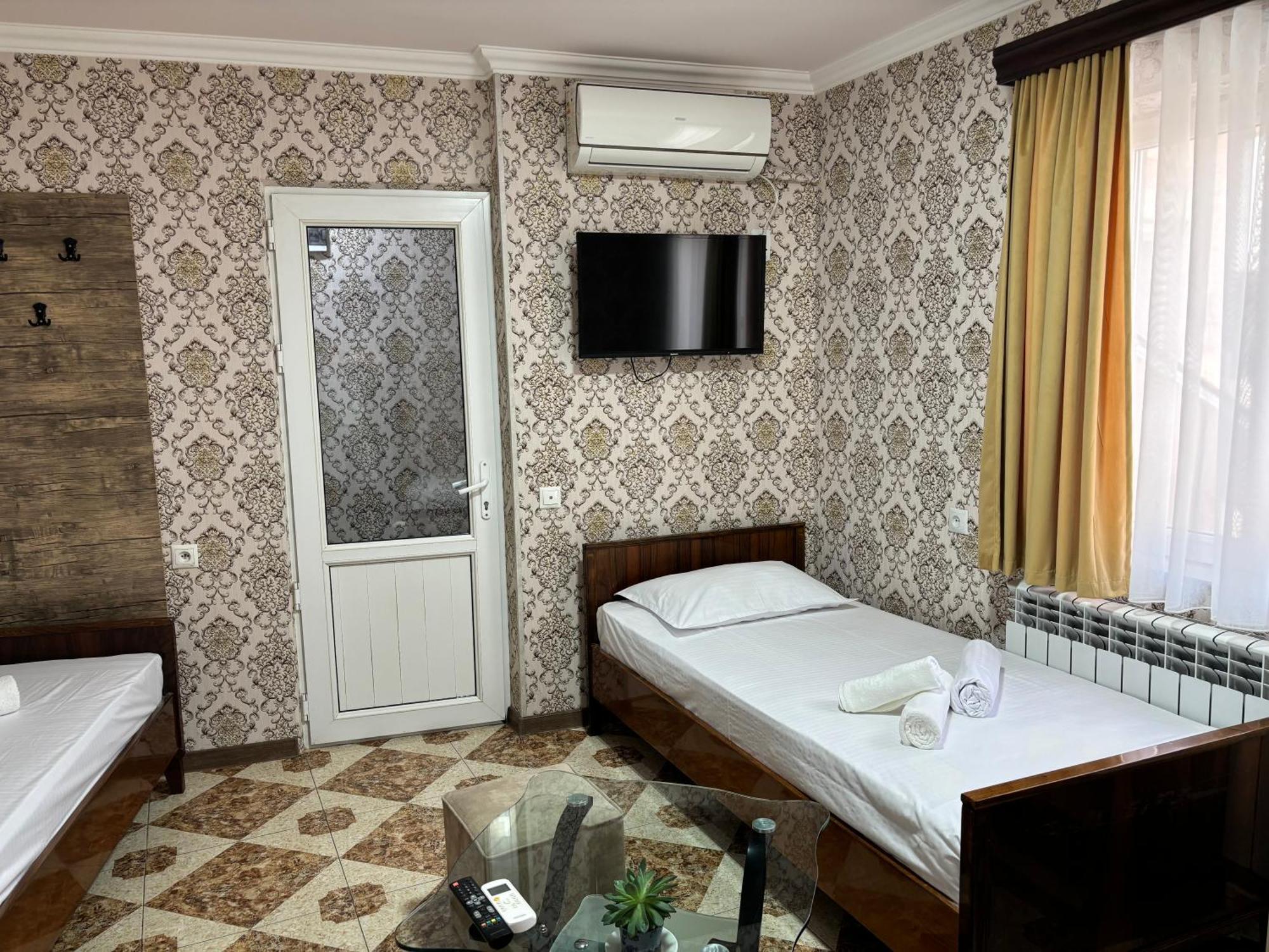 Styopa Hotel Yerevan Exterior photo